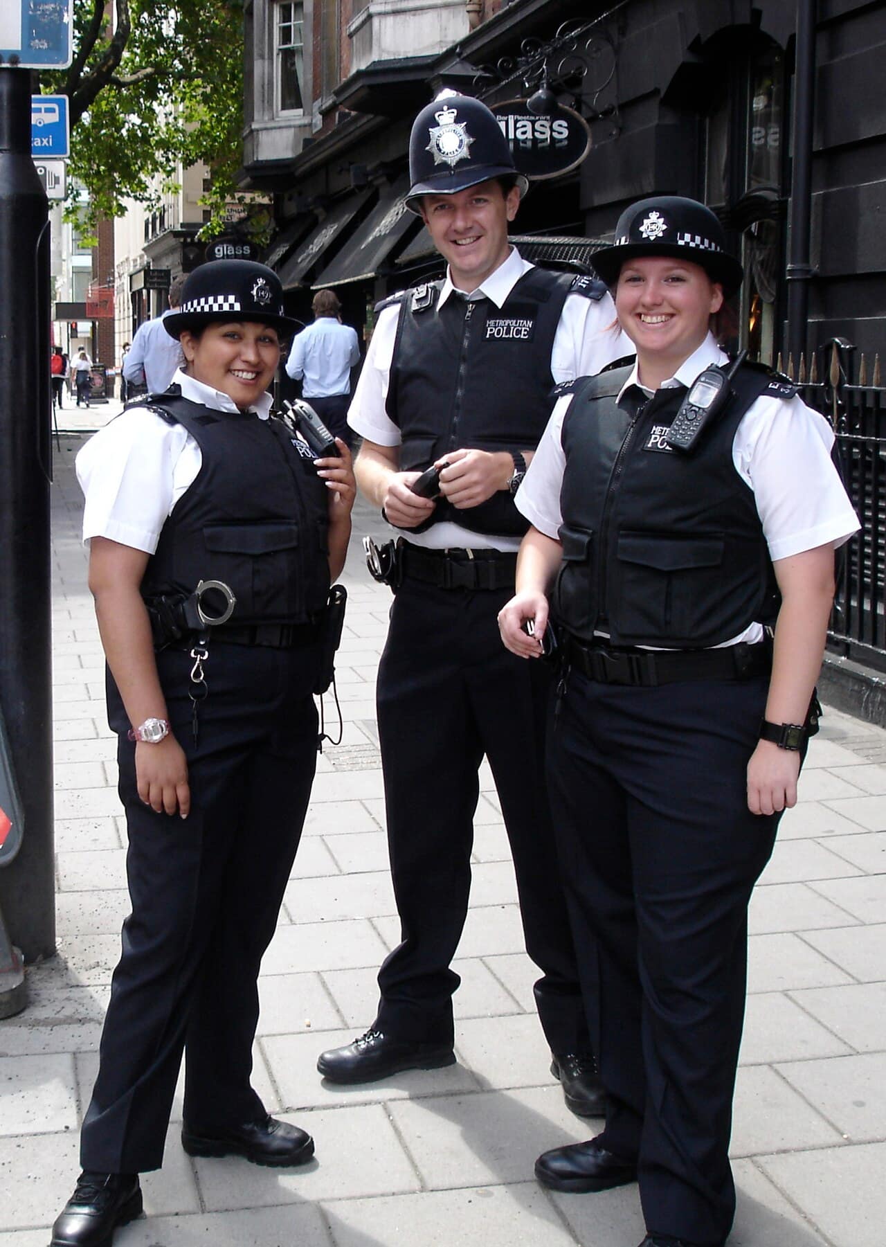 Fake Police Officers: How to Spot the Scam and Protect Your Cash