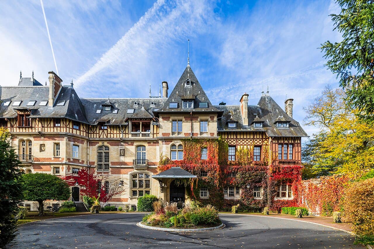 The Bait-and-Switch Vacation Rental: How to Avoid a Booking Nightmare