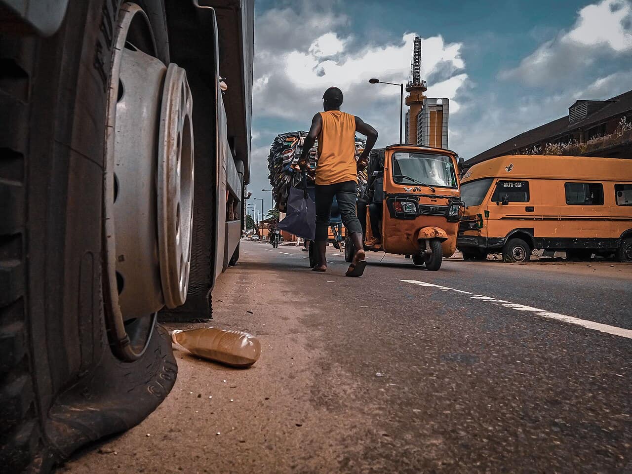 The "Flat Tire" Distraction: How to Protect Your Rental Car and Valuables